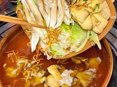 -阿山卓·野生菌火锅·纳西火塘烤肉
