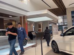 -上海宝信宝马4S店