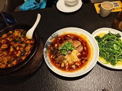 -万重锦·人文川菜馆(骡马市店)