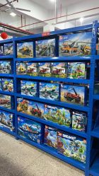 -逝水玩具折扣店