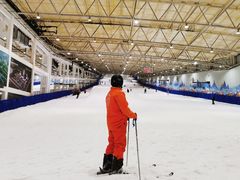 -乔波室内滑雪场