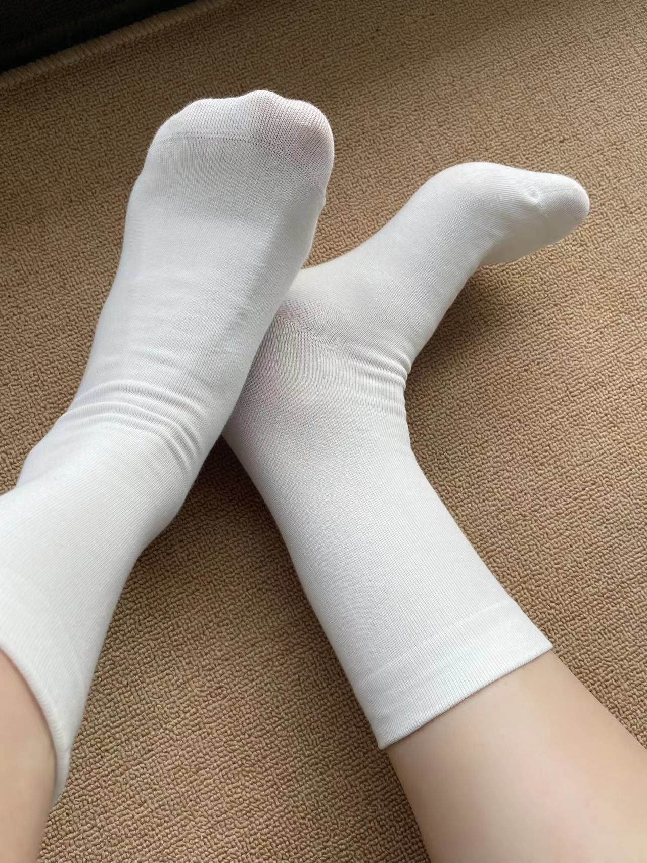 室内白袜悠闲时