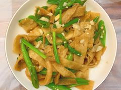 青椒炒腐竹-栖凤渡烧鸡公