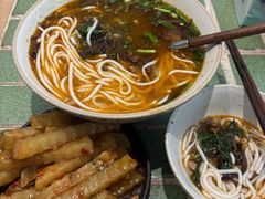 -粉八·云南米线·建水烧烤(常熟路店)