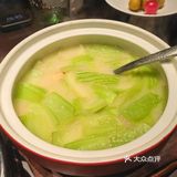 南昌地标性的建筑，旁边吃一顿饭足以。尖叫