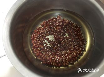 我特别爱喝粥，减肥的夏天吃不下饭来碗粥再好不过了～