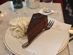-Cafe Sacher(WIEN)