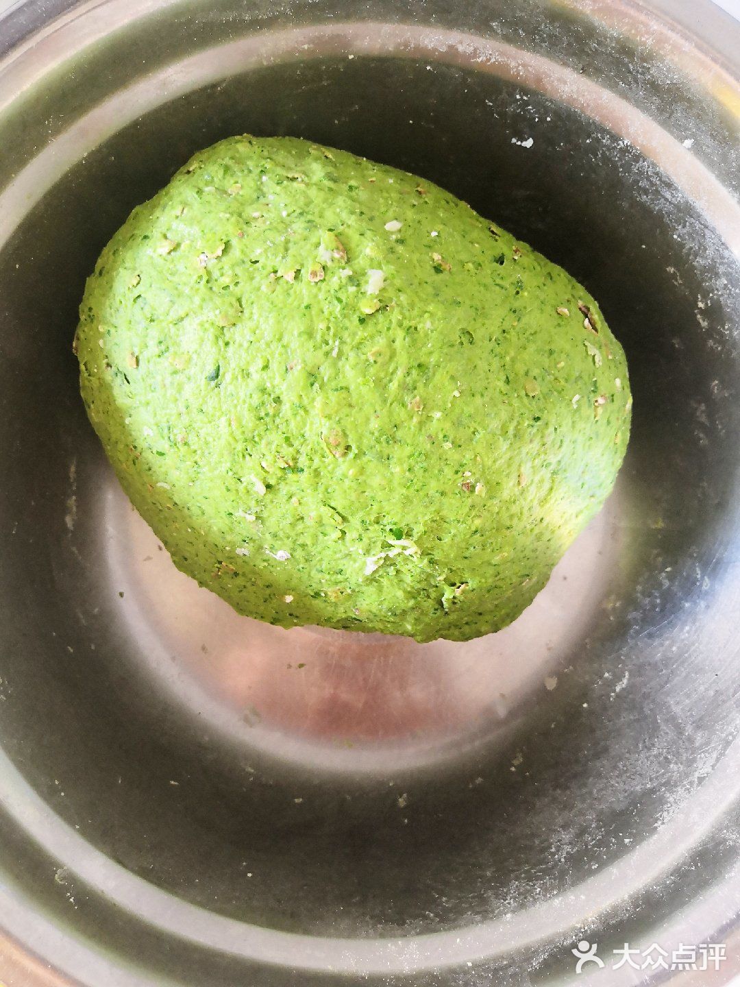 芹菜叶黑燕麦馒头