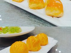 蛋黄酥-高第街56号港式餐厅(山大路店)