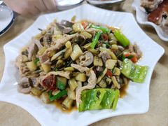 -黄记四更烤乳猪店