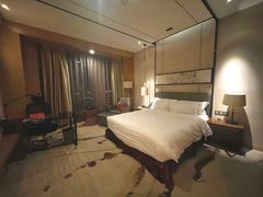 -天津梅江中心皇冠假日酒店