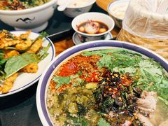 -云阿蛮云南生烫牛肉米线(奉贤路店)