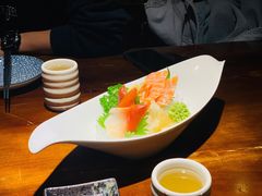 三文鱼生鱼片-円满日式居酒屋(蓉花路美食街店)
