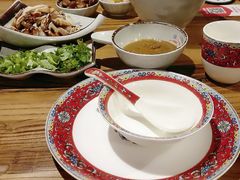 拉克申酱料-毛辣果·贵州红酸汤牛肉火锅(西单店)