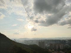 -云卷云书咖啡厅