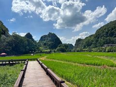 -高荡千年布依古寨旅游景区