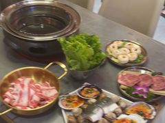 -围炉肉舍•炭烤活鳗•丹东海鲜烤肉(步行街店)