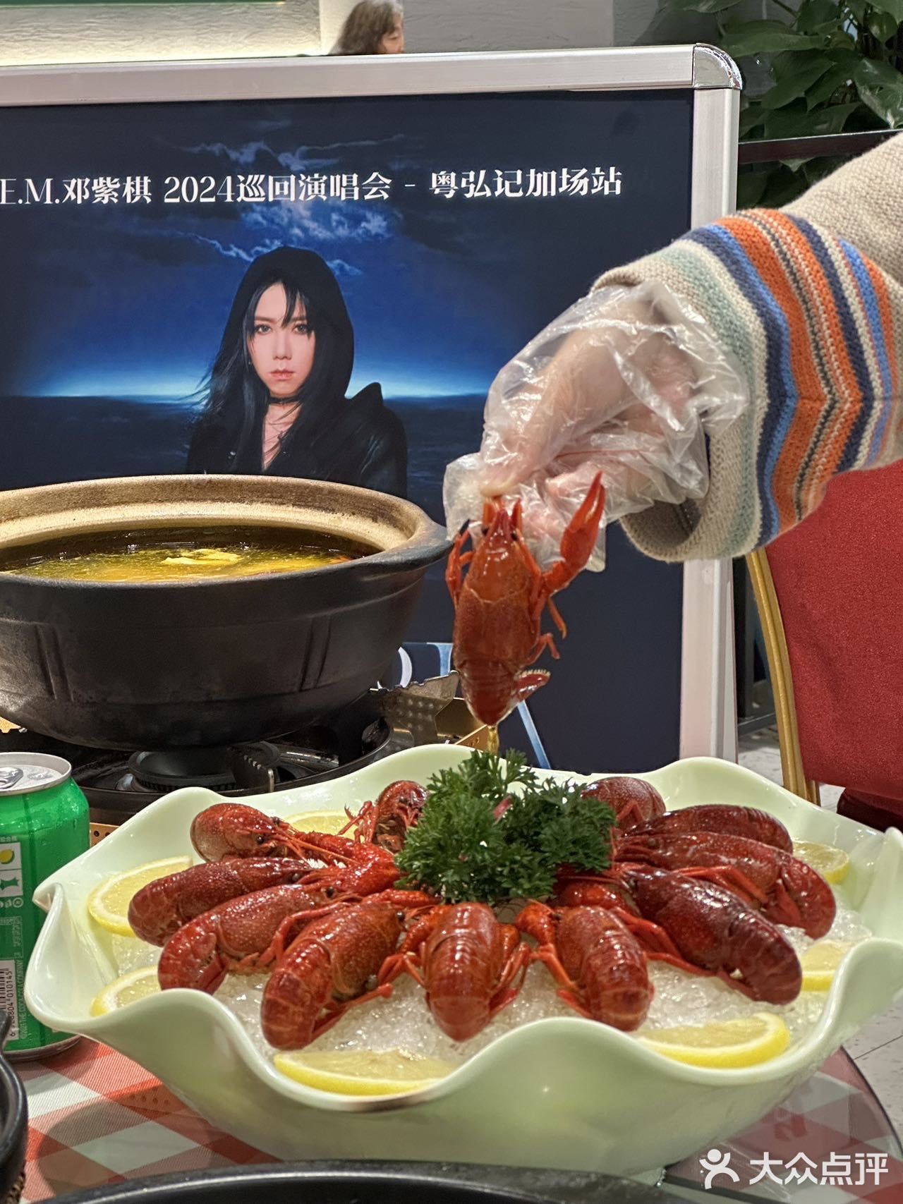 他家的醉鸡煲绝对是不可错过的，花雕的酒香味迷人