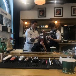 -TWOFACE 双面理发馆