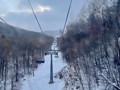 -亚布力新体委滑雪场