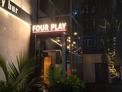 -FOUR PLAY BAR