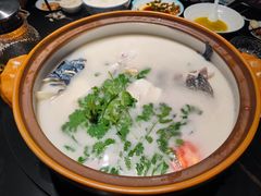 招牌鱼头-程咬金小馆