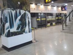 -龙溪路(地铁站)