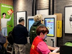 -麦当劳(上海虹桥站30B检票口楼上)