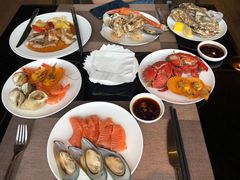 -大中华希尔顿酒店-念自助餐·嗨啤·小龙虾