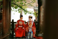 -AOROA·奥洛拉婚纱摄影·旅拍·礼服