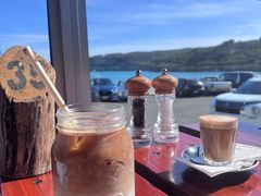 -12 Rocks Beach Bar Cafe