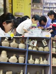 -泥娃娃DIY陶吧(易生活购物公园店)