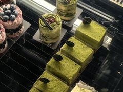 -W COLLECTIVE  DESSERT SHOP