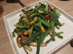 春韭炒鱼饼-东北小二东北菜(大车家巷店)