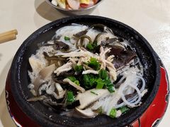 -刚砂锅鸡丝米线