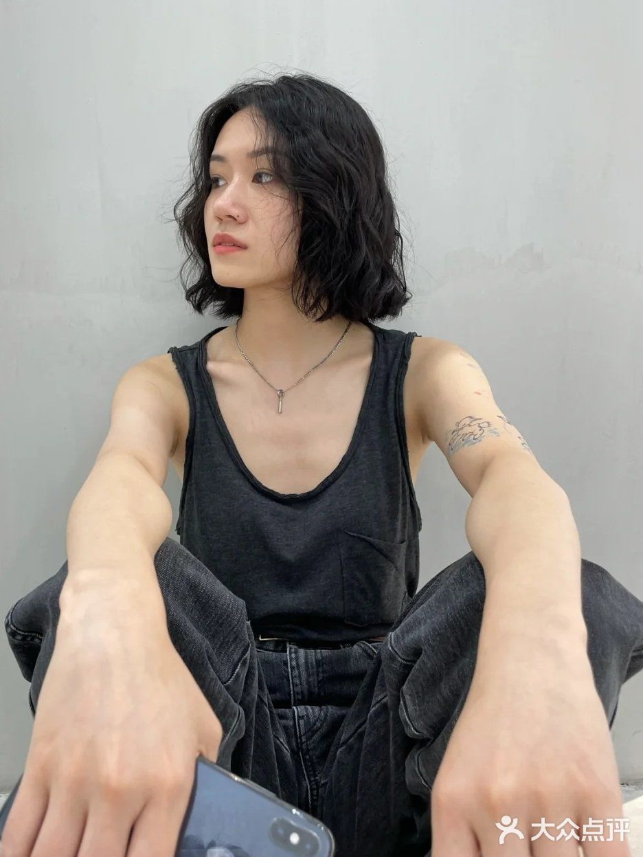 造型烫卷发