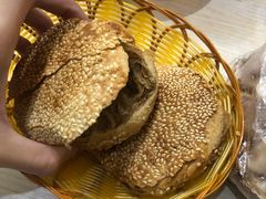 芝麻烧饼-洪峰浩老北京烧饼夹肉(角门路店)