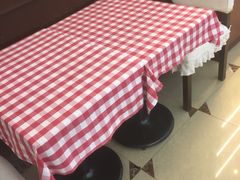 -红宝石·鲜奶小方·海派西点房(丰庄店)