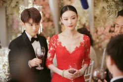 -Renee芮亦婚纱(原丽莎)