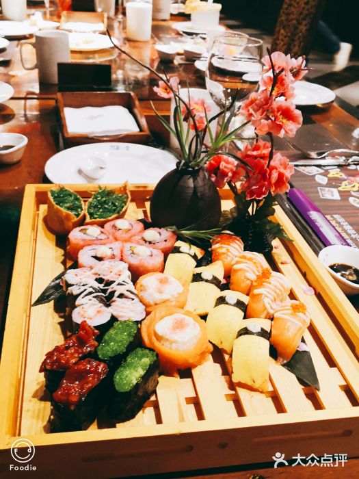 四海一家自助餐(益田假日广场店)图片