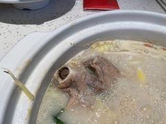 -三人行骨头王火锅(长寿店)
