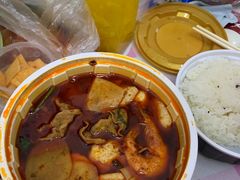 -老牌坊云南鱼豆花火锅(哈西万达店)