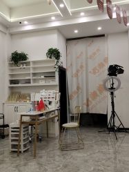 -V8潮牌·接发烫染连锁