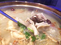 -千岛蚝高压锅生蚝·人参火锅(白云万达店)