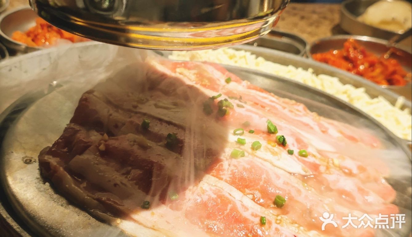 冬天烤肉最暖和了