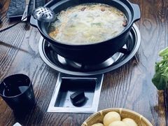 -陆记牛庄·碳锅龙虾烧烤(爱上花园店)