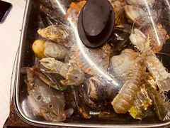 特色一锅鲜-鹏城人家海鲜酒家·23年老字号(较场尾店)