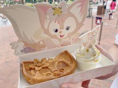 玲娜贝儿华夫饼配巧克力冰激凌-IL paperino帕帕里诺冰激凌