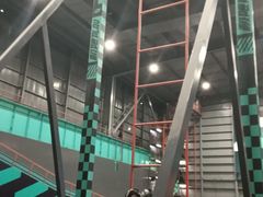 -极限PLAY运动娱乐新世界·团建派对潮玩休闲馆·室内蹦极高空游乐园