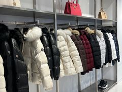 -百年港湾奥特莱斯(香炉礁店)